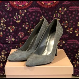 BASICALLY NEW BCBG Pumps